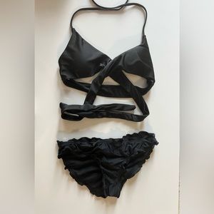 Bathing suit bikini set - top never worn, multiple ways to tie top